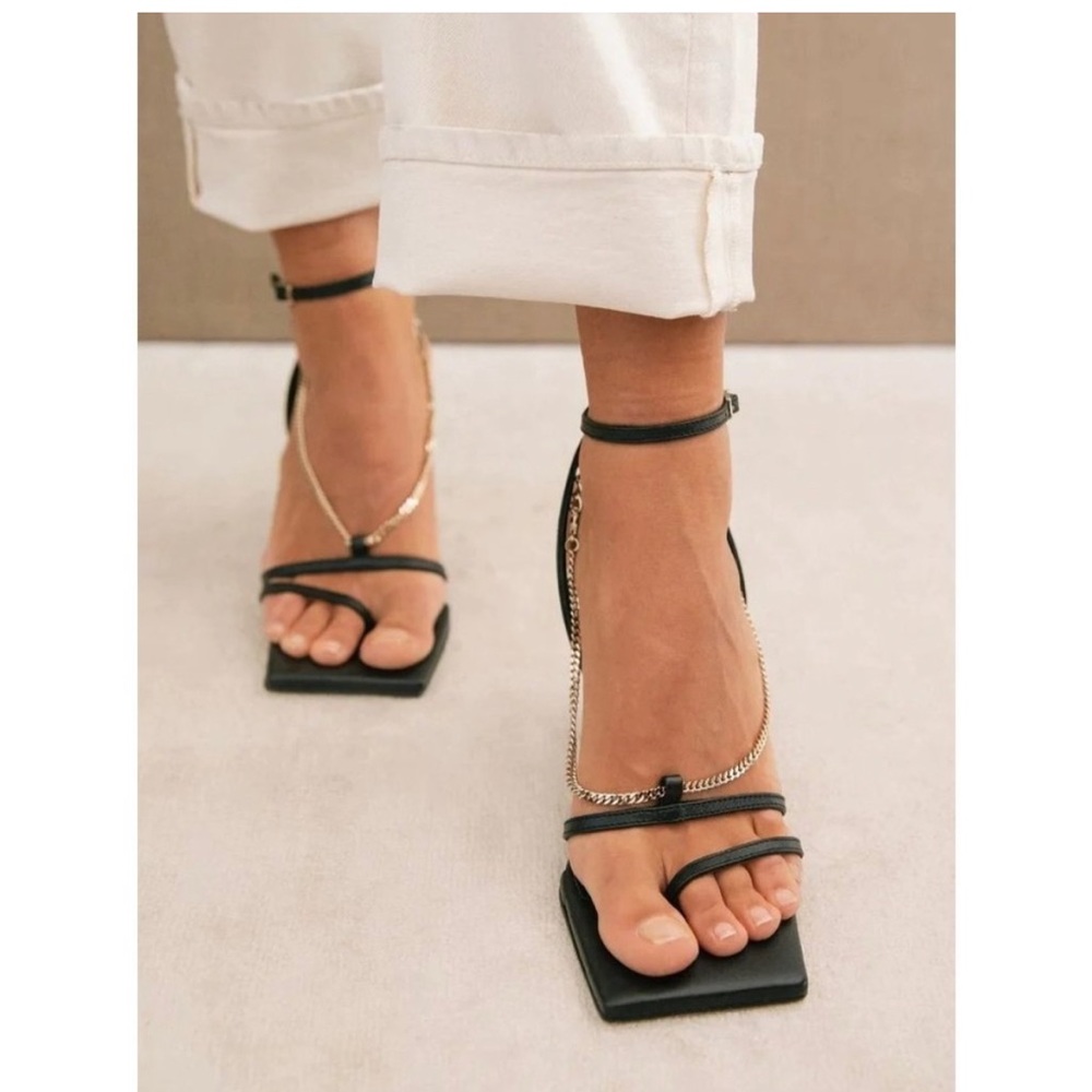 ALOHAS Strap Chain Sandal in Black 39 8.5
Womens High Heels
